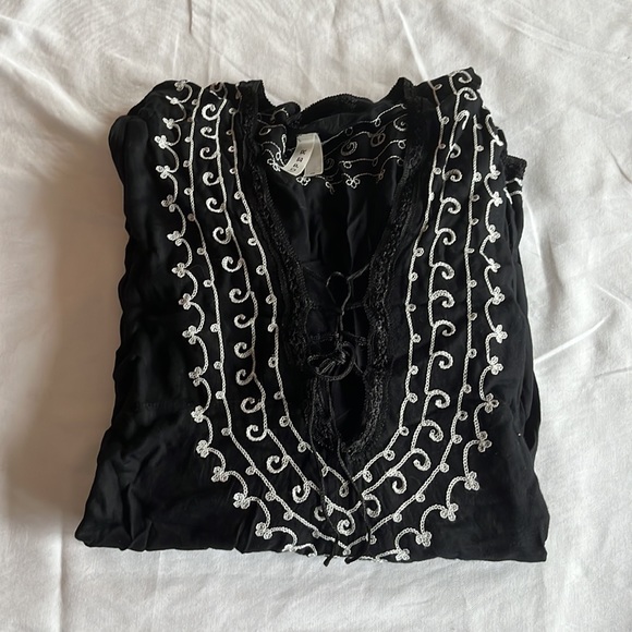 Roper Size M Blouse With White Stitching Pattern - Picture 6 of 6